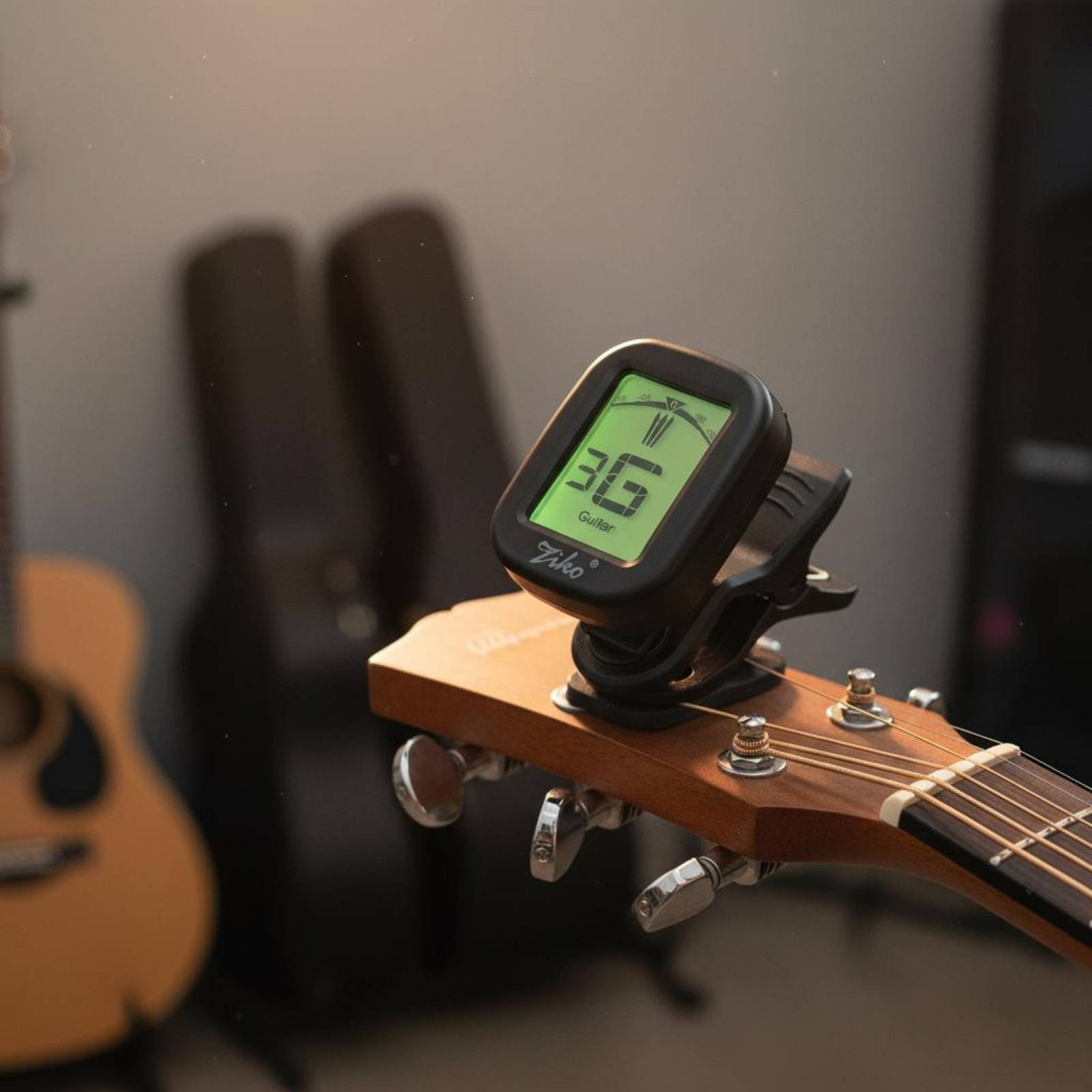 جهاز ضبط نغمات الغيتار الإلكتر - مراجعة Guitar Tuner Clip وسعره